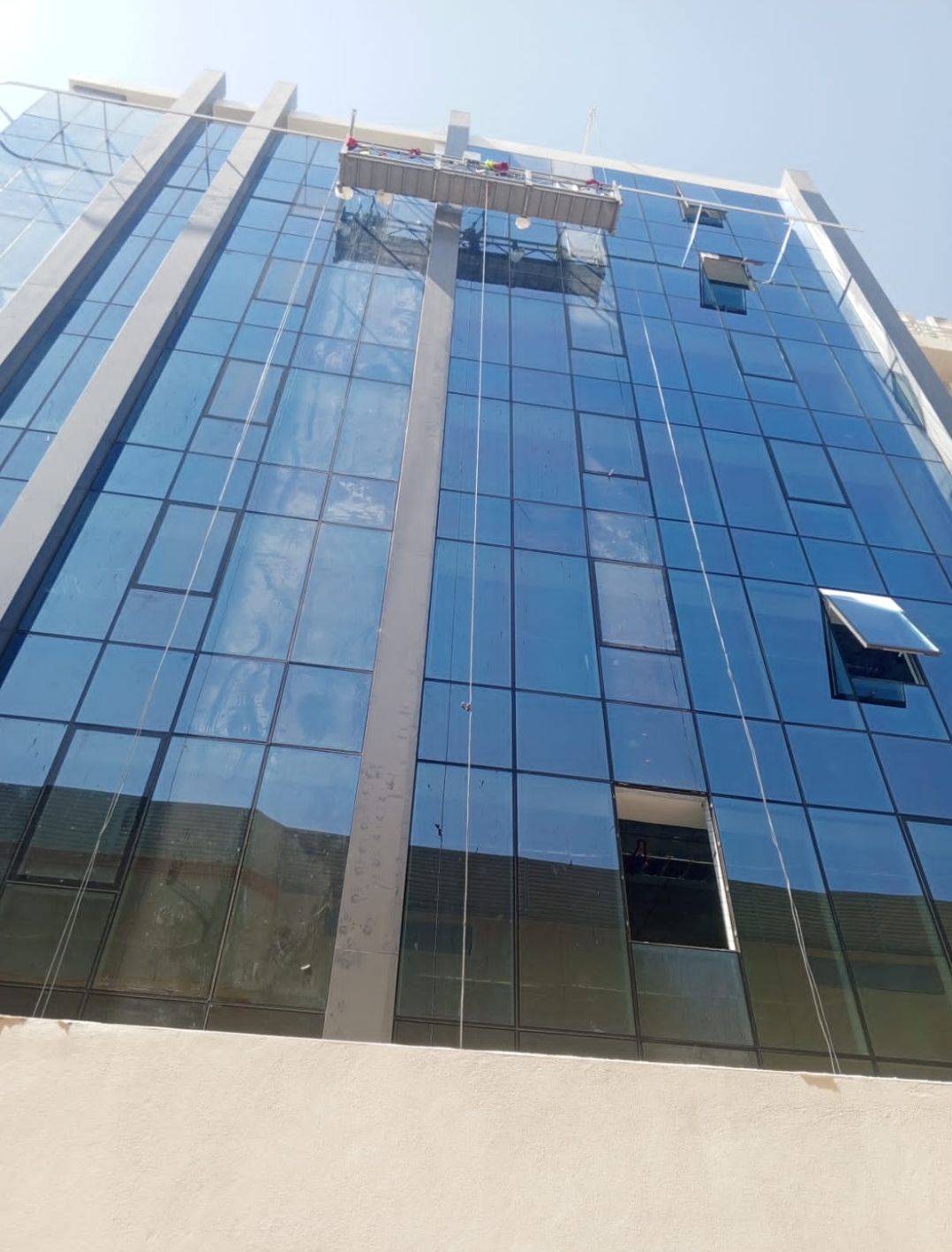 تنظيف أبراج زجاجية