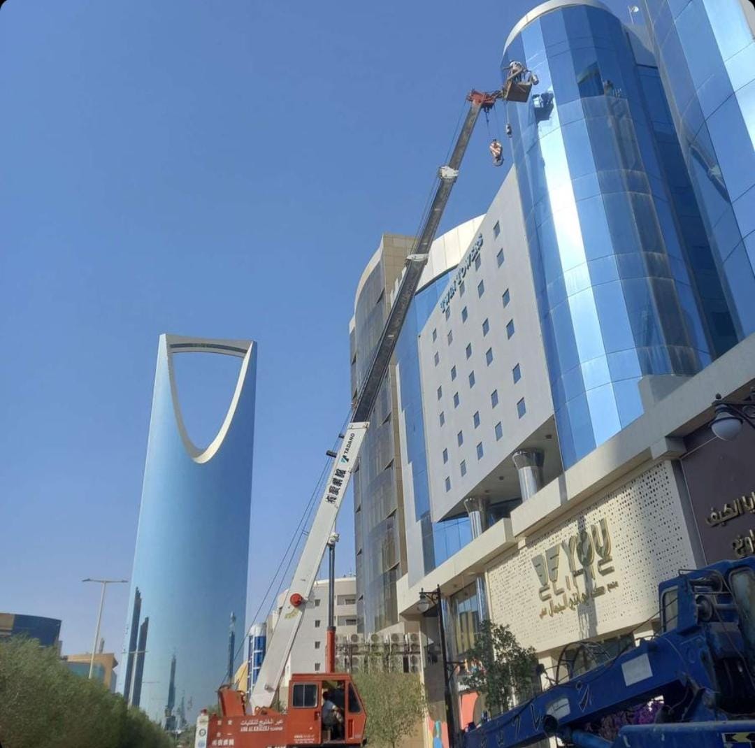 واجهات مرتفعة بأمان